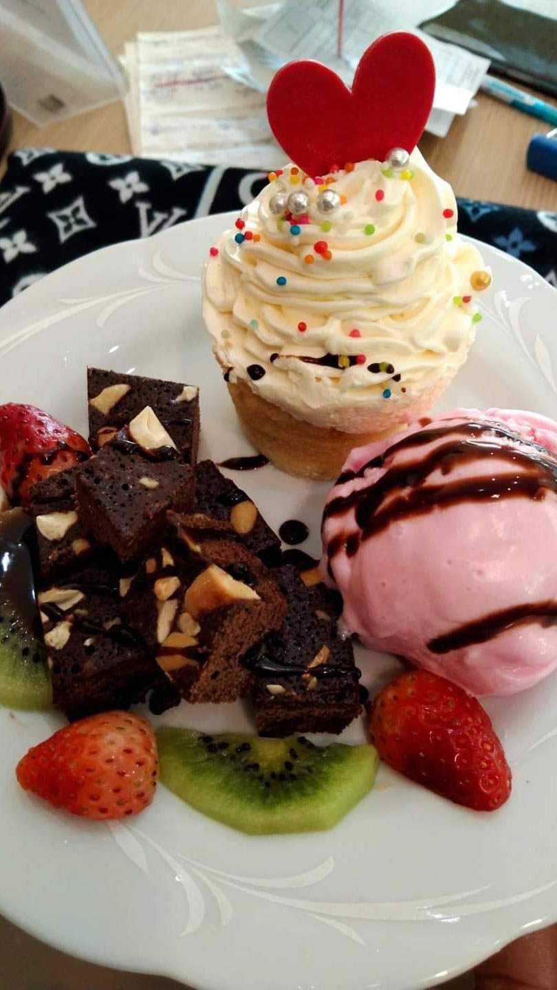 ร้านอาหาร โต๊ะไม้ รีสอร์ท